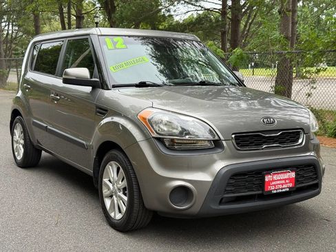 Used 2012 Kia Soul + w/ Audio Pkg FWD image 3