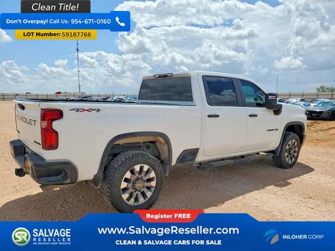 Used 2022 Chevrolet Silverado 2500 Custom w/ Custom Value Package AWD/4WD image 4