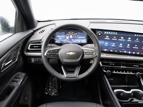 New 2026 Chevrolet Traverse LT w/ Driver Confidence Package image 2