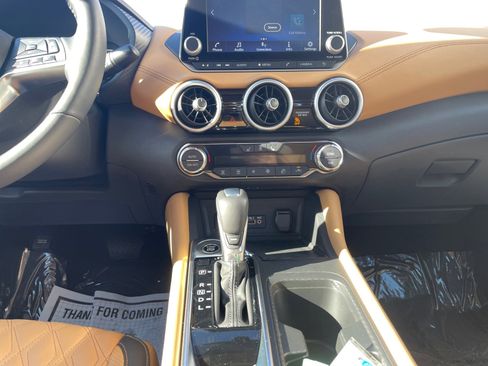 Used 2025 Nissan Sentra SV w/ SV Premium Package image 16