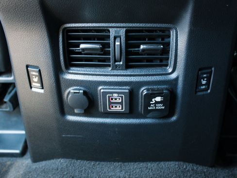 Used 2021 Nissan Titan PRO-4X w/ Pro-4x Convenience Package AWD/4WD image 28
