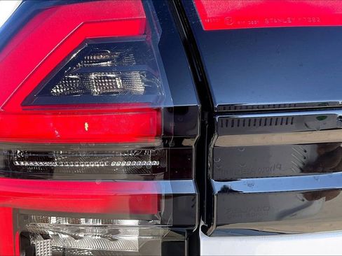 Used 2025 Nissan Armada PRO-4X image 39