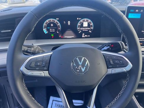 New 2026 Volkswagen Tiguan SE image 8