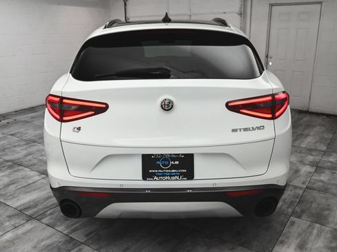Used 2022 Alfa Romeo Stelvio Ti w/ Active Assist Plus Package AWD/4WD image 5