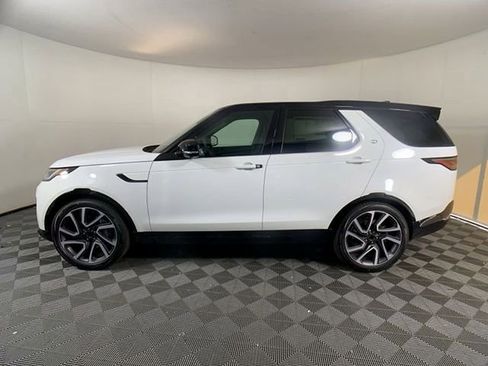 Certified 2025 Land Rover Discovery Dynamic SE image 4