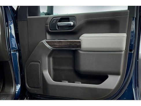 Used 2022 GMC Sierra 3500 SLE w/ SLE Convenience Package image 28