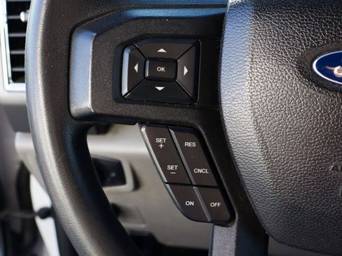 Used 2017 Ford F550 2WD Regular Cab Super Duty image 30