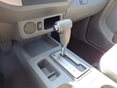 Used 2019 Nissan Frontier SV image 5