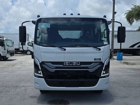 New 2027 Isuzu NPR RWD image 2