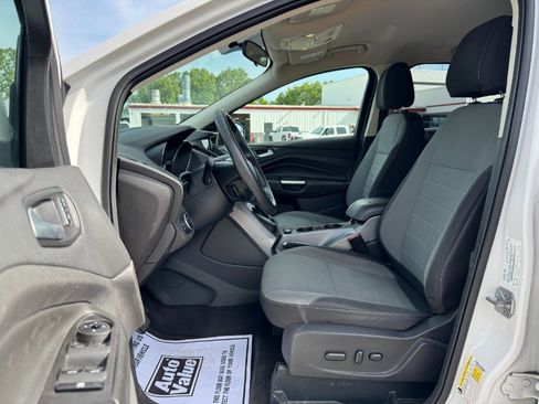 Used 2016 Ford Escape SE w/ Equipment Group 201A FWD image 15