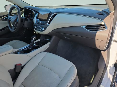 Used 2024 Chevrolet Malibu LT image 27