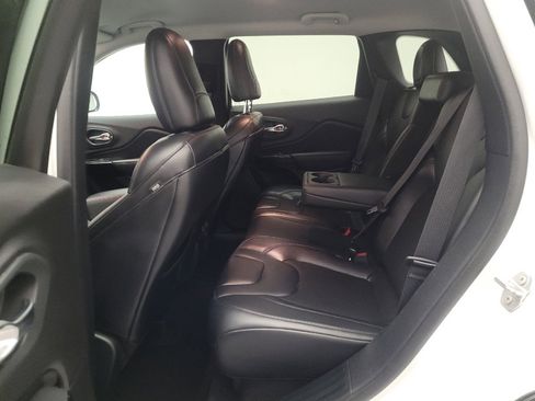Used 2020 Jeep Cherokee Latitude Plus FWD image 18