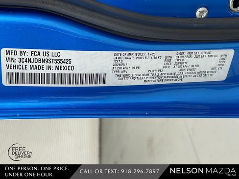 Used 2025 Jeep Compass Latitude image 53