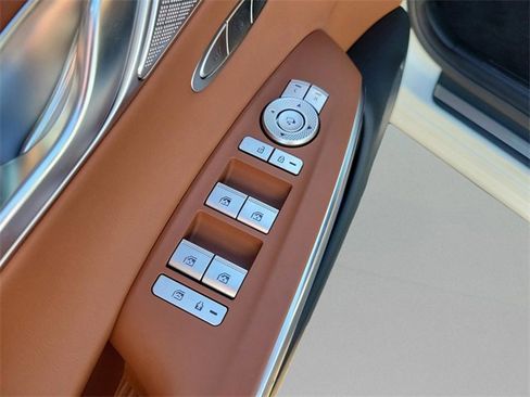 Used 2024 Genesis GV70 2.5T Advanced w/ Advanced Package image 15