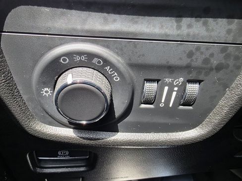Used 2022 Jeep Grand Cherokee L Laredo w/ Luxury Tech Group I AWD/4WD image 8
