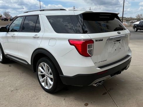 Used 2023 Ford Explorer Platinum w/ Technology Package AWD/4WD image 9