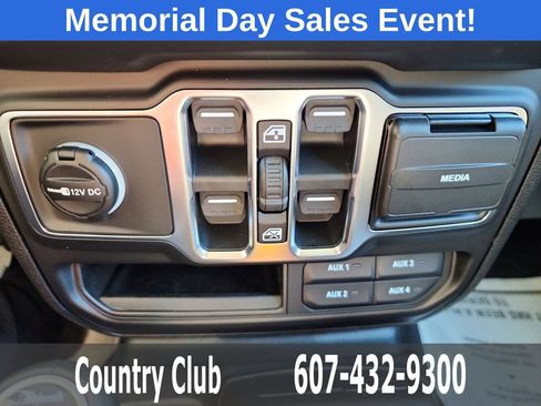 Used 2026 Jeep Gladiator Sport AWD/4WD image 15