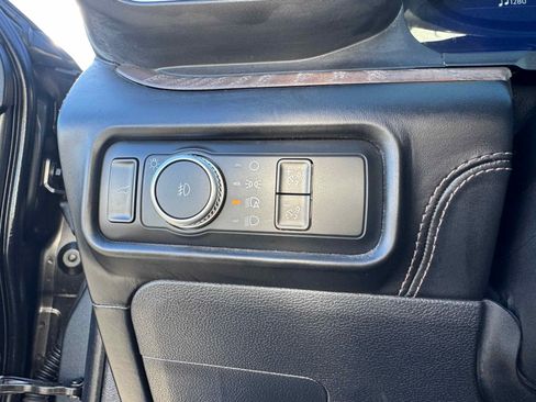 Certified 2020 Ford Explorer Platinum w/ Premium Technology Package image 26