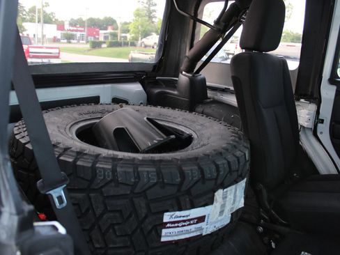 Used 2016 Jeep Wrangler Unlimited Sport AWD/4WD image 22