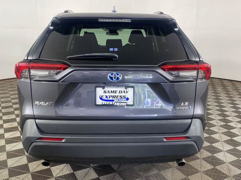 Used 2021 Toyota RAV4 LE AWD/4WD image 20