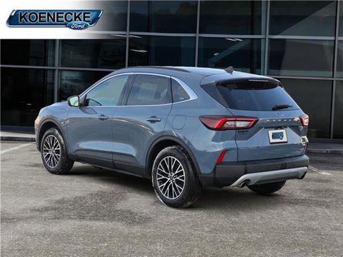 Used 2025 Ford Escape SE image 3