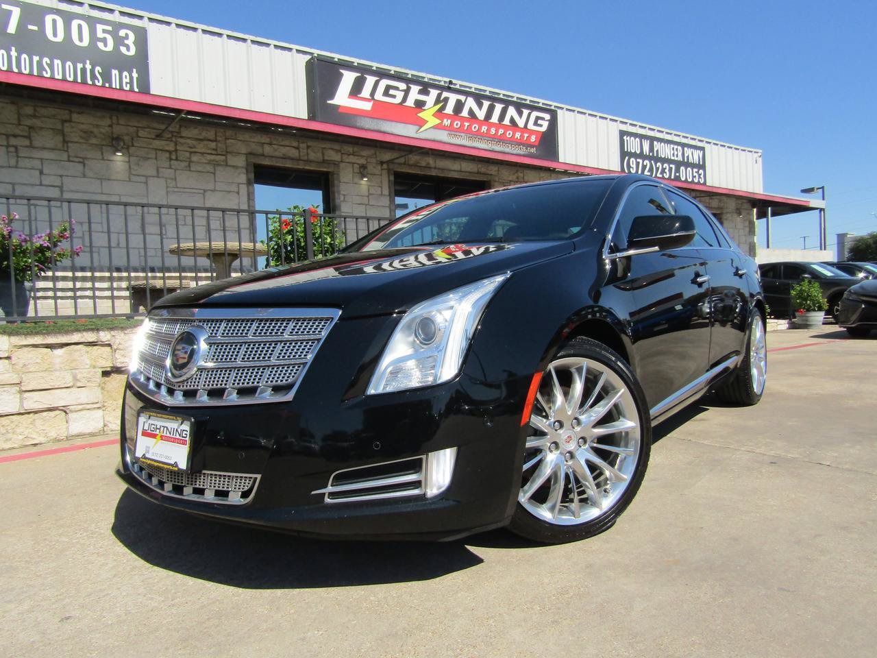 Used 2014 Cadillac XTS Platinum FWD image 1