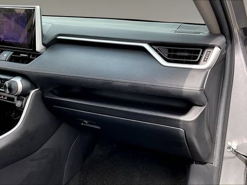 Used 2023 Toyota RAV4 LE AWD/4WD image 24