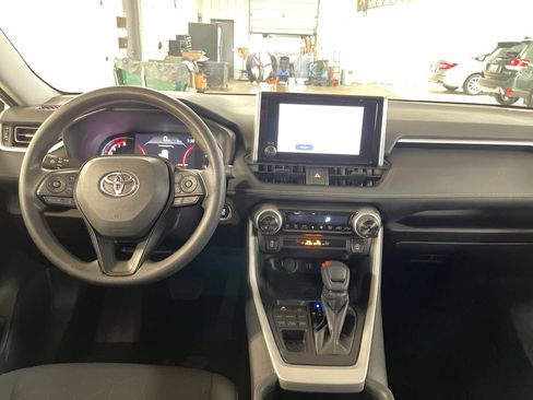 Certified 2025 Toyota RAV4 XLE AWD/4WD image 17