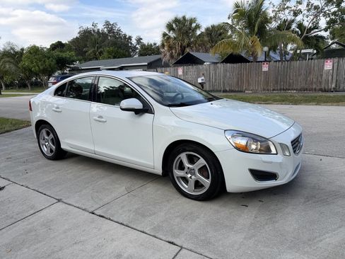 Used 2013 Volvo S60 T5 image 6