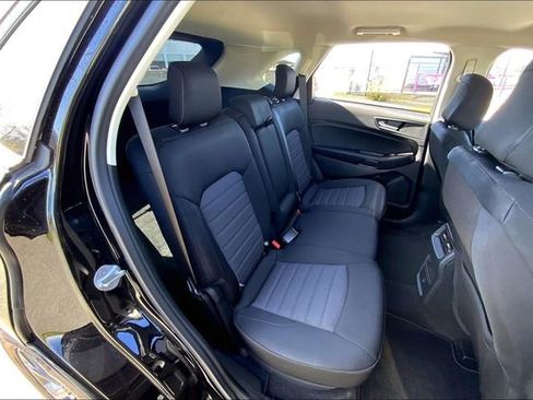 Used 2022 Ford Edge SE w/ Black Appearance Package image 25