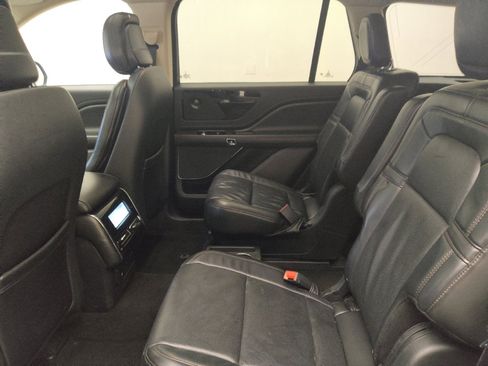 Used 2020 Lincoln Aviator Reserve w/ Equipment Group 201A AWD/4WD image 18