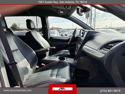 Used 2020 Dodge Grand Caravan GT image 16