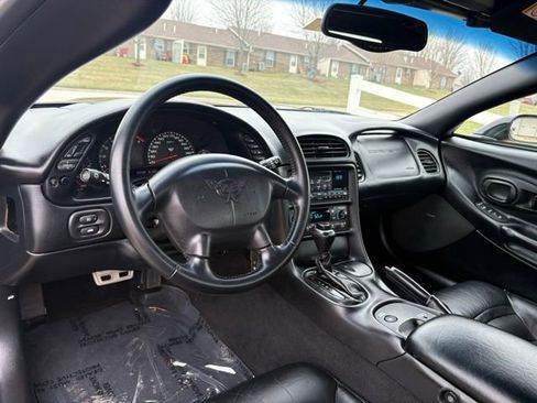 Used 2004 Chevrolet Corvette Convertible w/ Preferred Equipment Group image 10