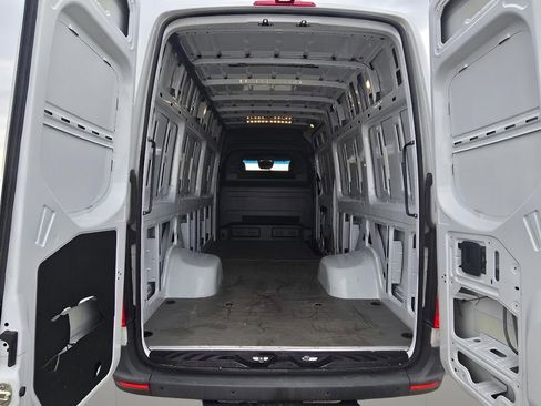 Used 2022 Mercedes-Benz Sprinter 3500 w/ Parking Package image 17