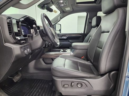 Used 2024 Chevrolet Silverado 2500 LTZ w/ LTZ Premium Package image 8