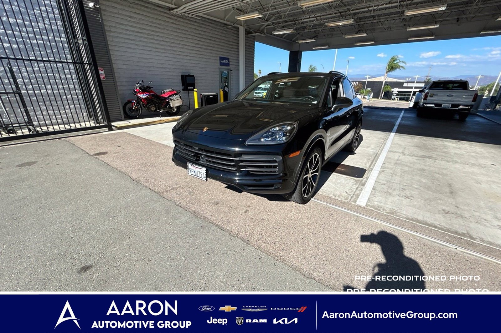 Used 2023 Porsche Cayenne S AWD/4WD image 1