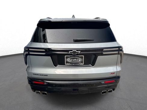 Used 2025 Chevrolet Traverse RS FWD image 4