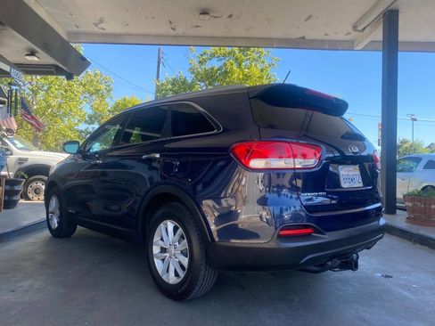 Used 2016 Kia Sorento LX AWD/4WD image 41