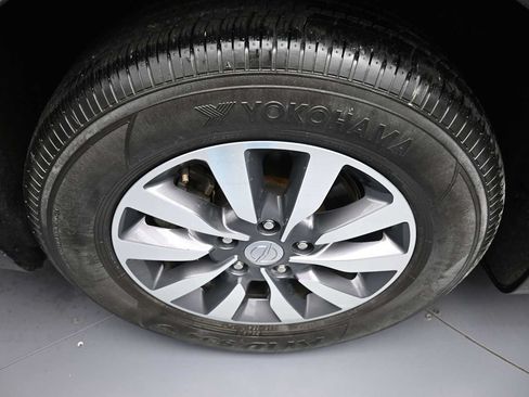 Used 2020 Chrysler Pacifica Touring-L Plus FWD image 12