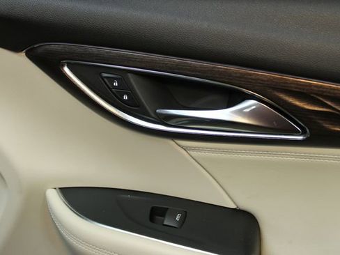 Used 2022 Buick Envision Avenir w/ Technology Package II FWD image 9