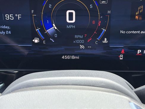 Used 2025 Chevrolet Tahoe LT RWD image 11