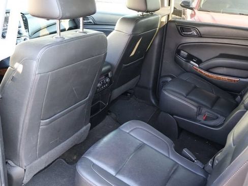 Used 2018 Chevrolet Suburban Premier AWD/4WD image 10