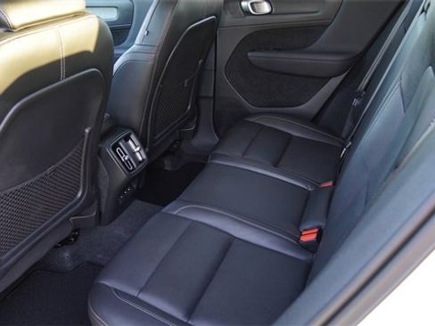 Used 2021 Volvo XC40 T5 Inscription w/ Advanced Package image 14