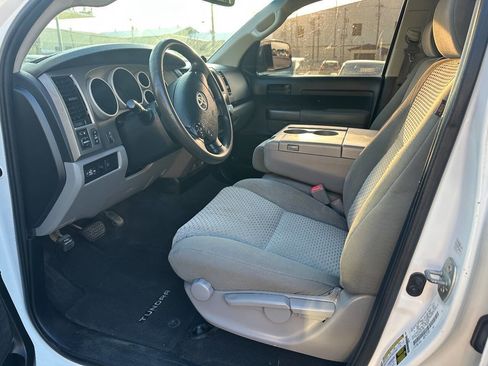 Used 2012 Toyota Tundra 4x4 CrewMax image 11