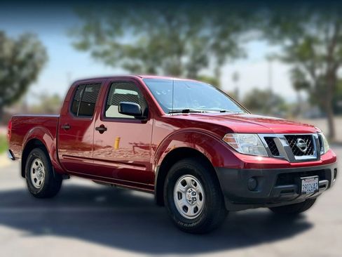 Used 2016 Nissan Frontier S RWD image 2