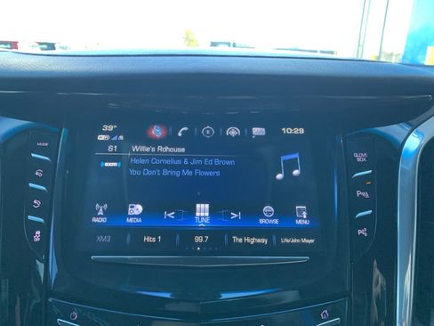 Used 2017 Cadillac Escalade ESV 4WD image 30