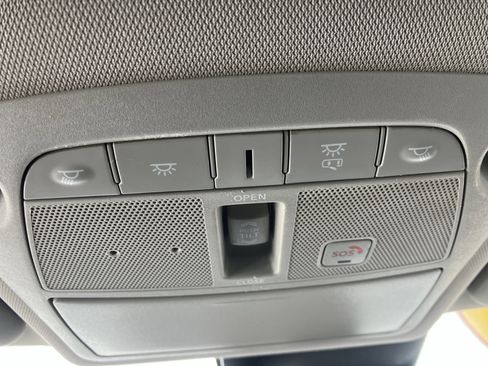 Used 2019 Nissan Rogue SL w/ Premium Package image 31