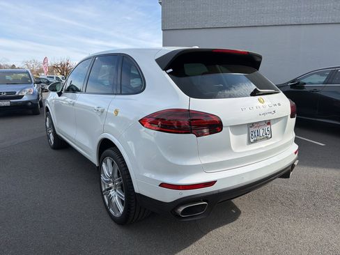 Used 2018 Porsche Cayenne Platinum Edition image 4
