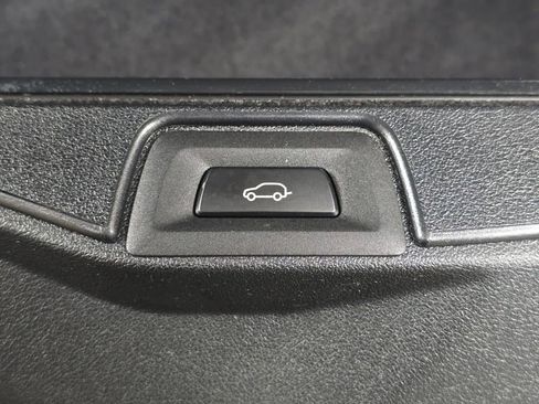 Certified 2025 BMW X5 xDrive40i w/ Executive Package image 12