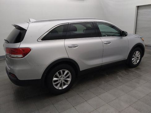 Used 2018 Kia Sorento AWD image 10